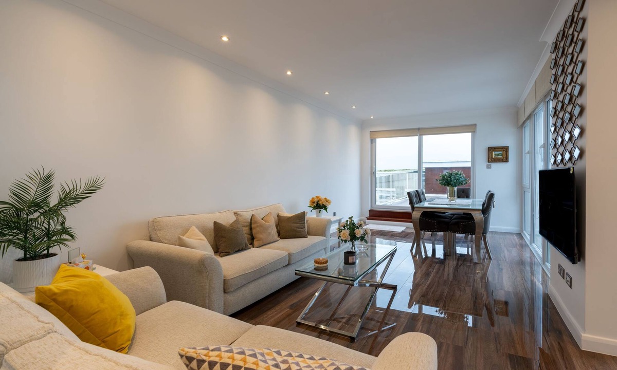 Montpelier Apartment | Beach Front Penthouse