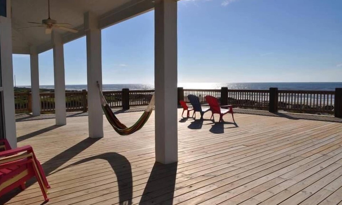 Crystal Beach House | Beach Front Home, Huge Deck, Sleeps 12