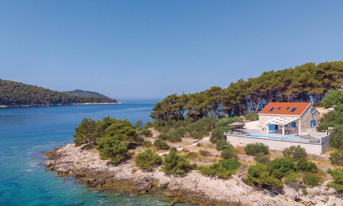 Vela Luka House | Beach front home in Mikulina Luka