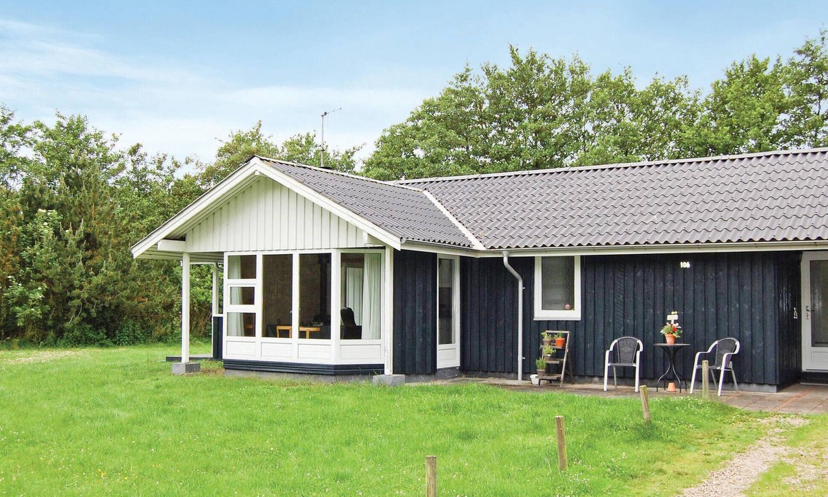 Blavand Strand House | Beach front home in Blåvand with sauna