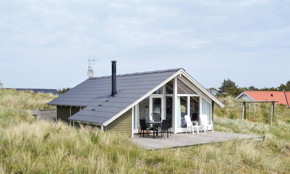 Haurvig House | Beach front home in Hvide Sande with sauna