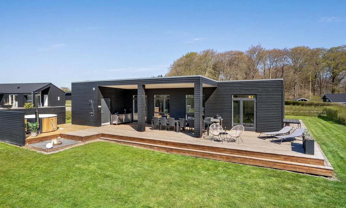 Fynshav House | Beach front home in Haderslev with sauna