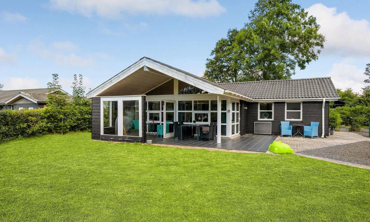 Bork Havn House | Beach front home in Hemmet with WiFi