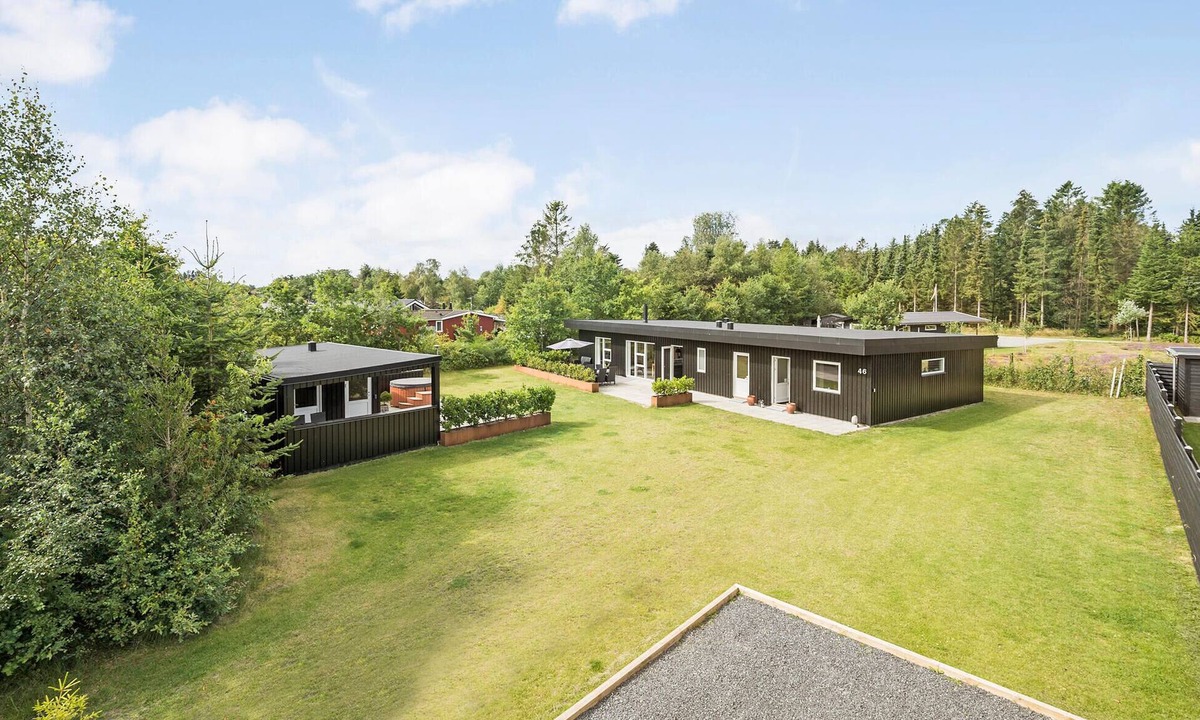 Sundstrup House | Beach front home in Højslev with sauna
