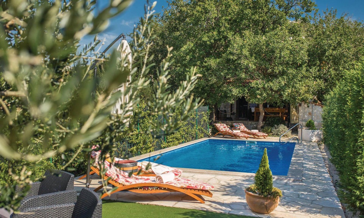 Slivno House | Beach front home in Klek