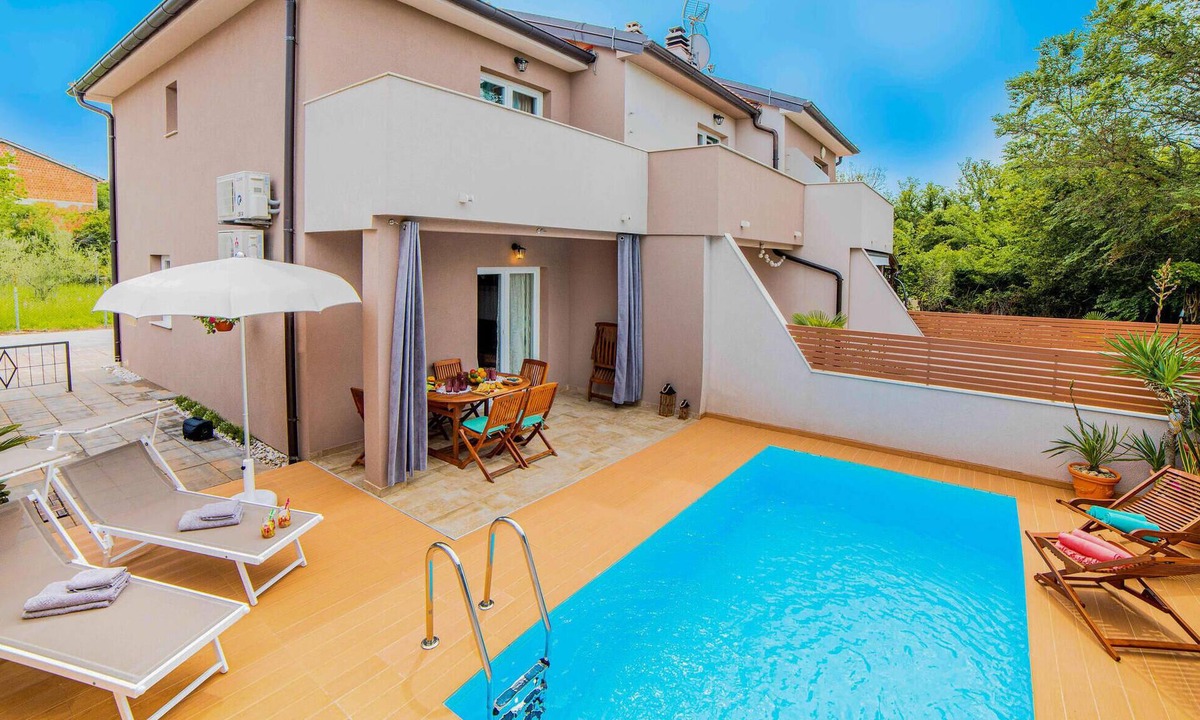 Klimno House | Beach front home in Klimno