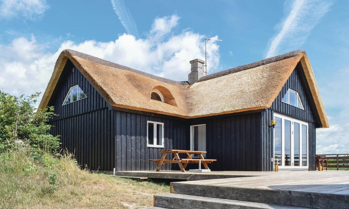 Knebel House | Beach front home in Knebel with house sea view