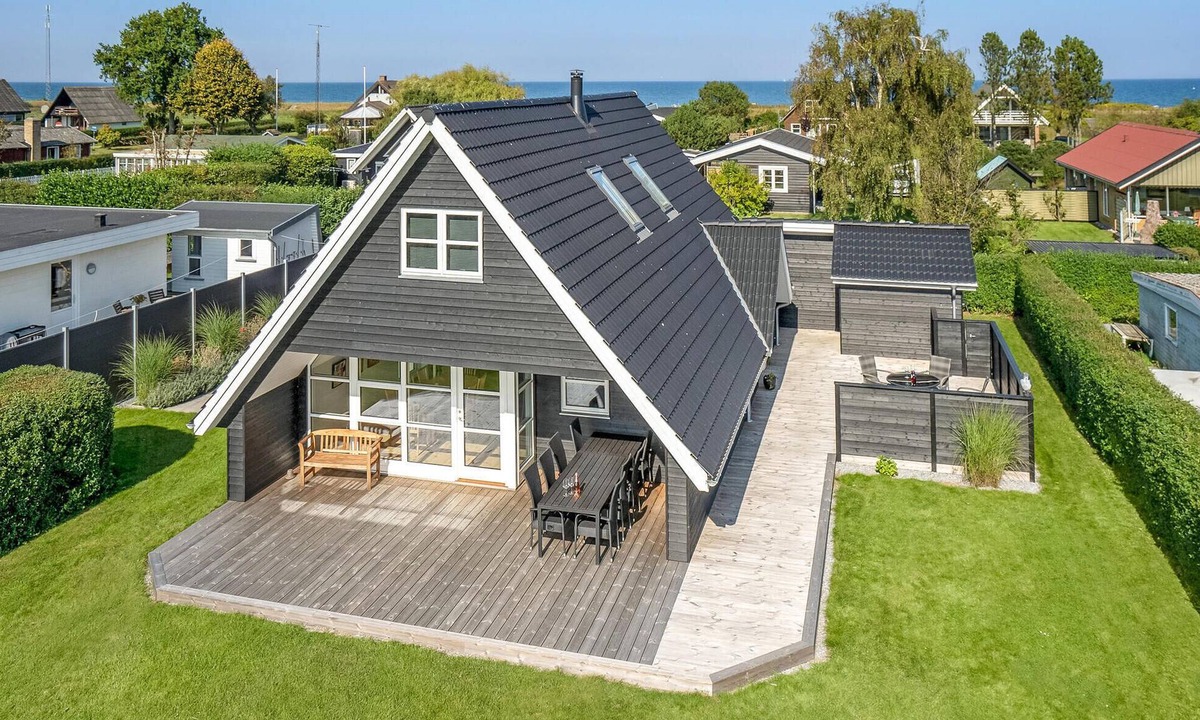 Tørresø House | Beach front home in Otterup with sauna