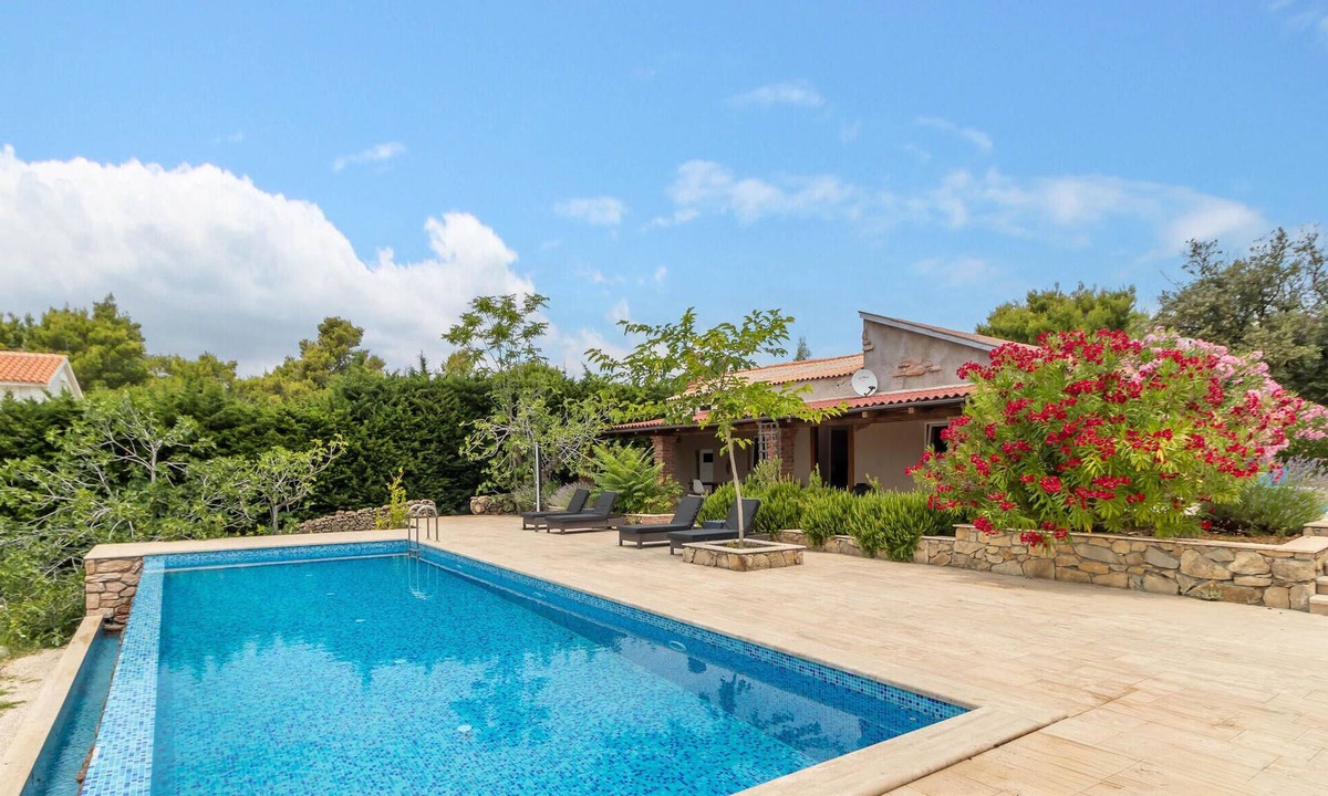 Palit House | Beach front home in Rab