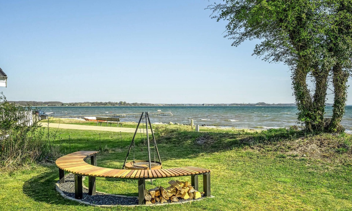 Grønninghoved Strand House | Beach front home in Sjølund