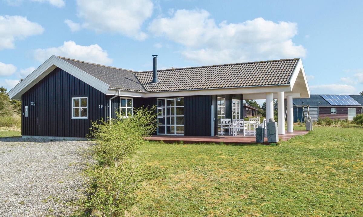 Skjern House | Beach front home in Skjern with WiFi