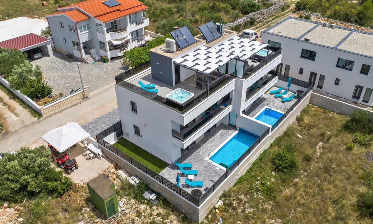 Srima House | Beach front home in Srima