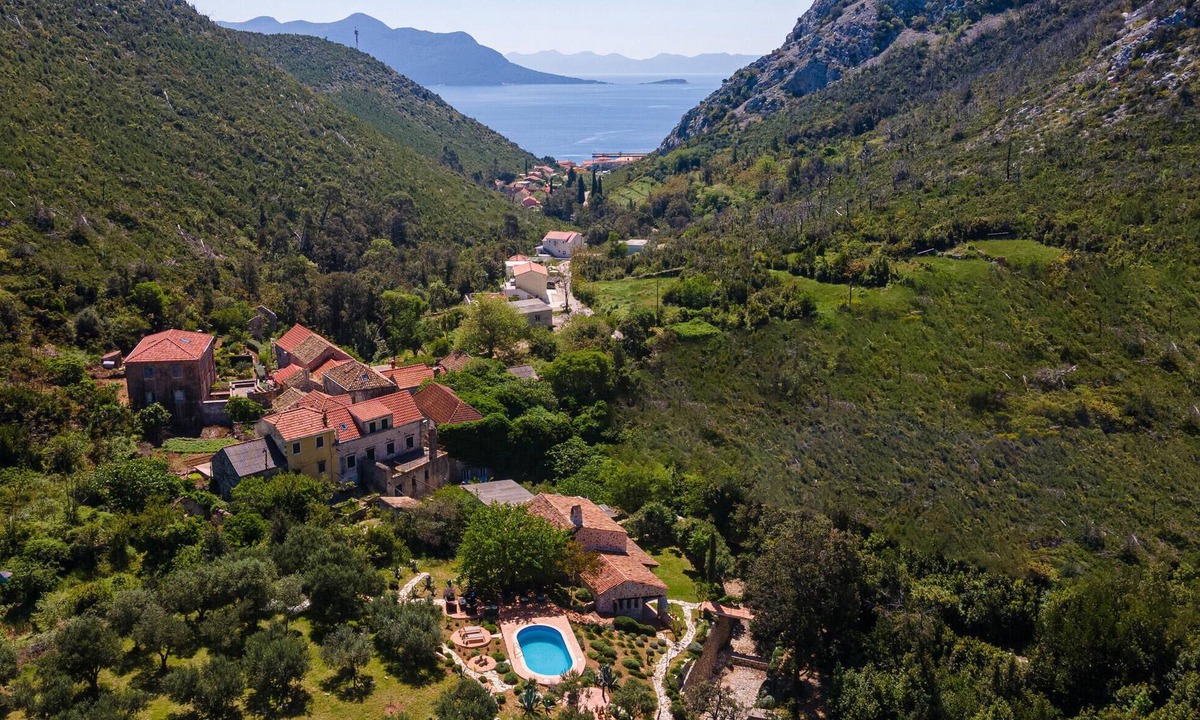 Trstenik House | Beach front home in Trstenik