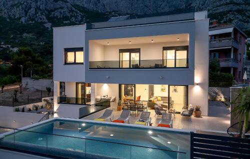 Veliko Brdo House | Beach Front Home In Veliko Brdo