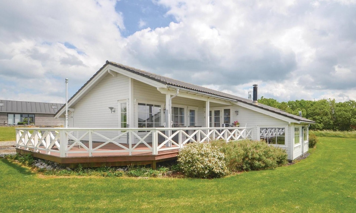 Vinderup House | Beach front home in Vinderup with sauna
