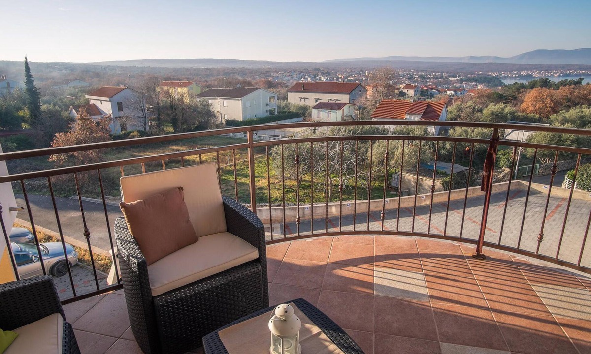 Malinska Apartment | Beach front apartment in Sveti Vid Miholjice