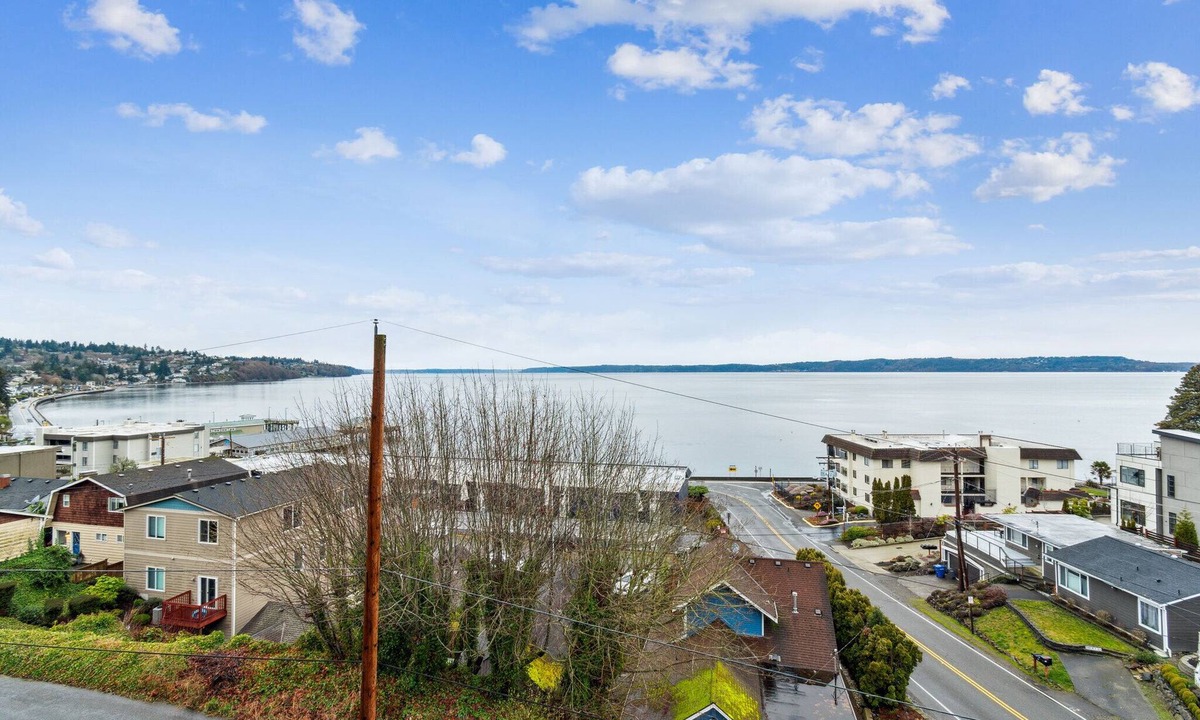 Des Moines Condo | Beach Front Oasis Entire Place 1100 ft.² EV Charger Available