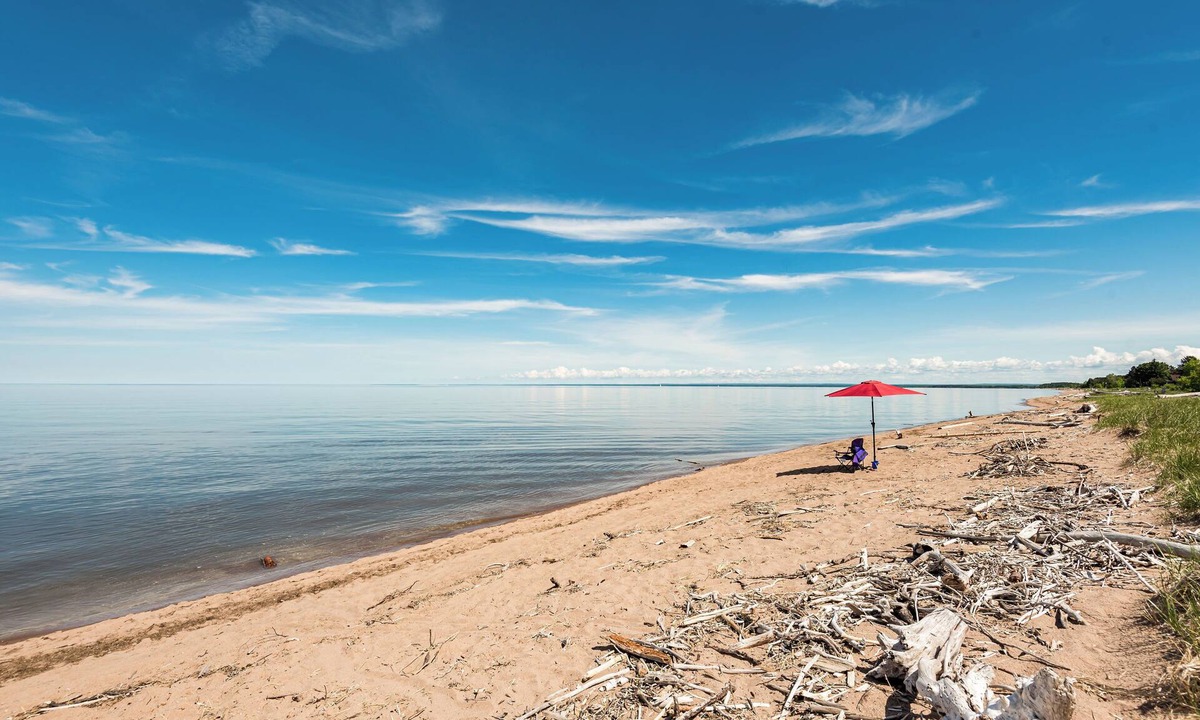 Park Point House | BEACH FRONT, PARK POINT, RARE FIND