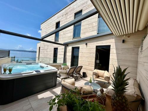 Selce Apartment | BEACH FRONT VILLA FRAN - DELUXE SEA VIEW SUITE with private jacuzzi # 3