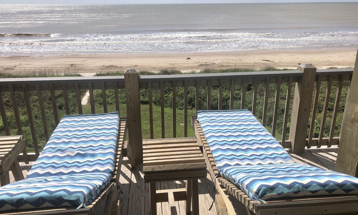 Port Bolivar House | BEACH FRONT with panoramic views of the Gulf Coast.