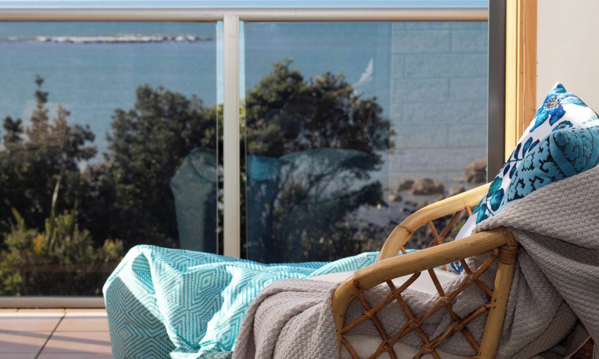 Bell Block House | Beach front with direct beach access & unobstructed beachfront view