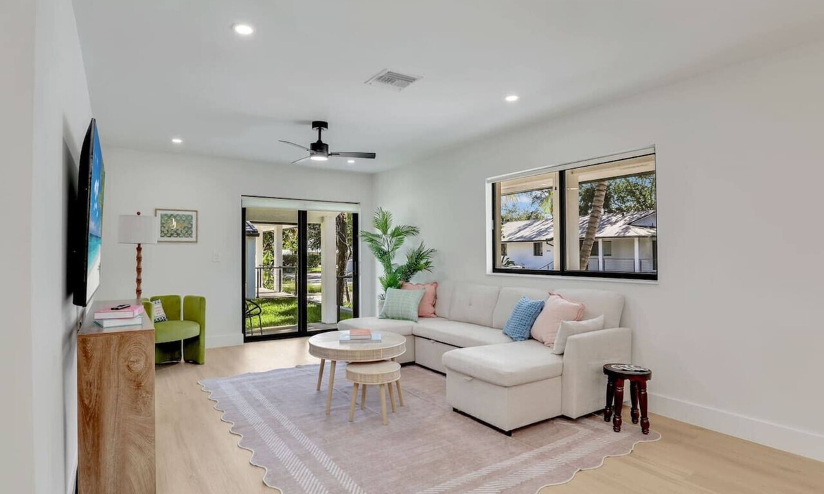 East Naples Apartment | Beach Gear, Bikes, Paddle Boards & MORE!