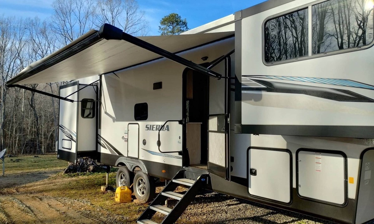 Pilot Mountain RV Rental | Beach Glamping