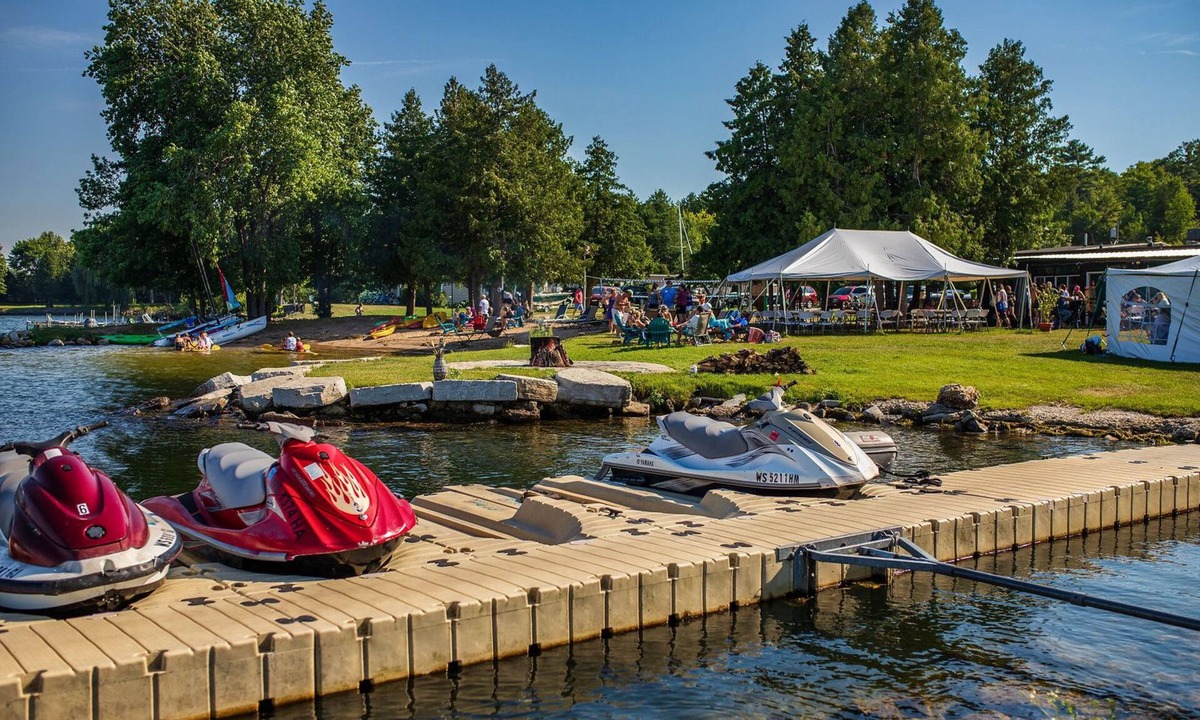 Sturgeon Bay Hotel | Beach Harbor Resort