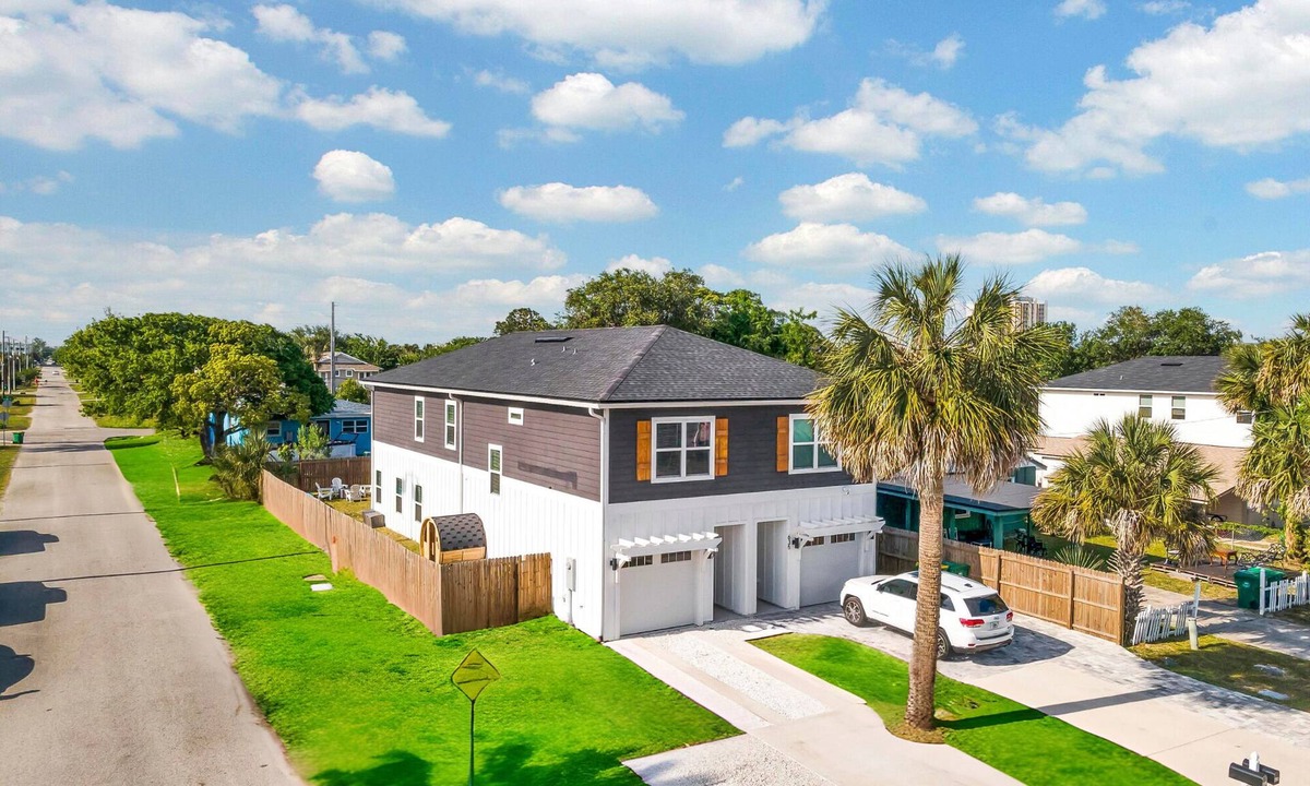 Jacksonville Beach House | Beach Home | Hot Tub · Sauna · Cold Plunge · Arcade · 9BR