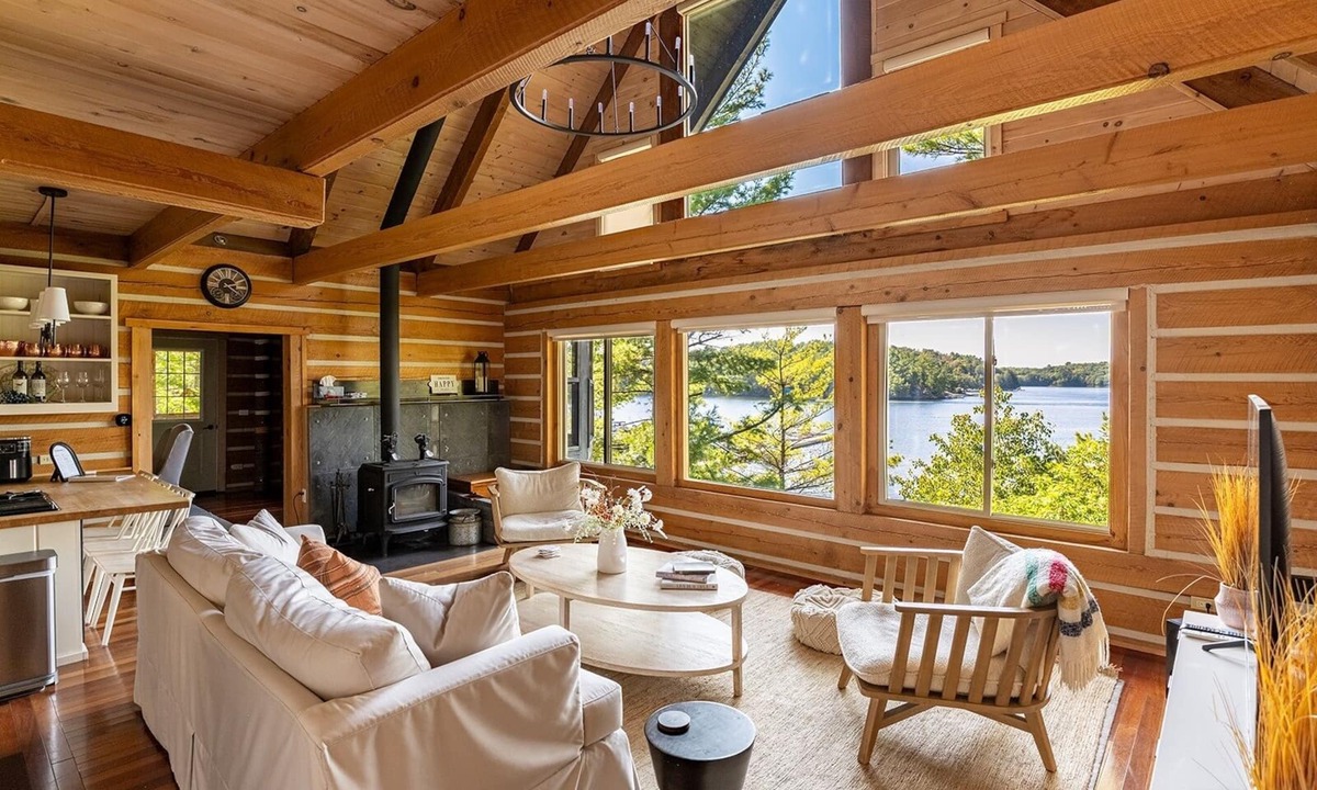 Parry Sound Cottage | Beach, Hot Tub, Firepit, Canoe, Dock, Games Room