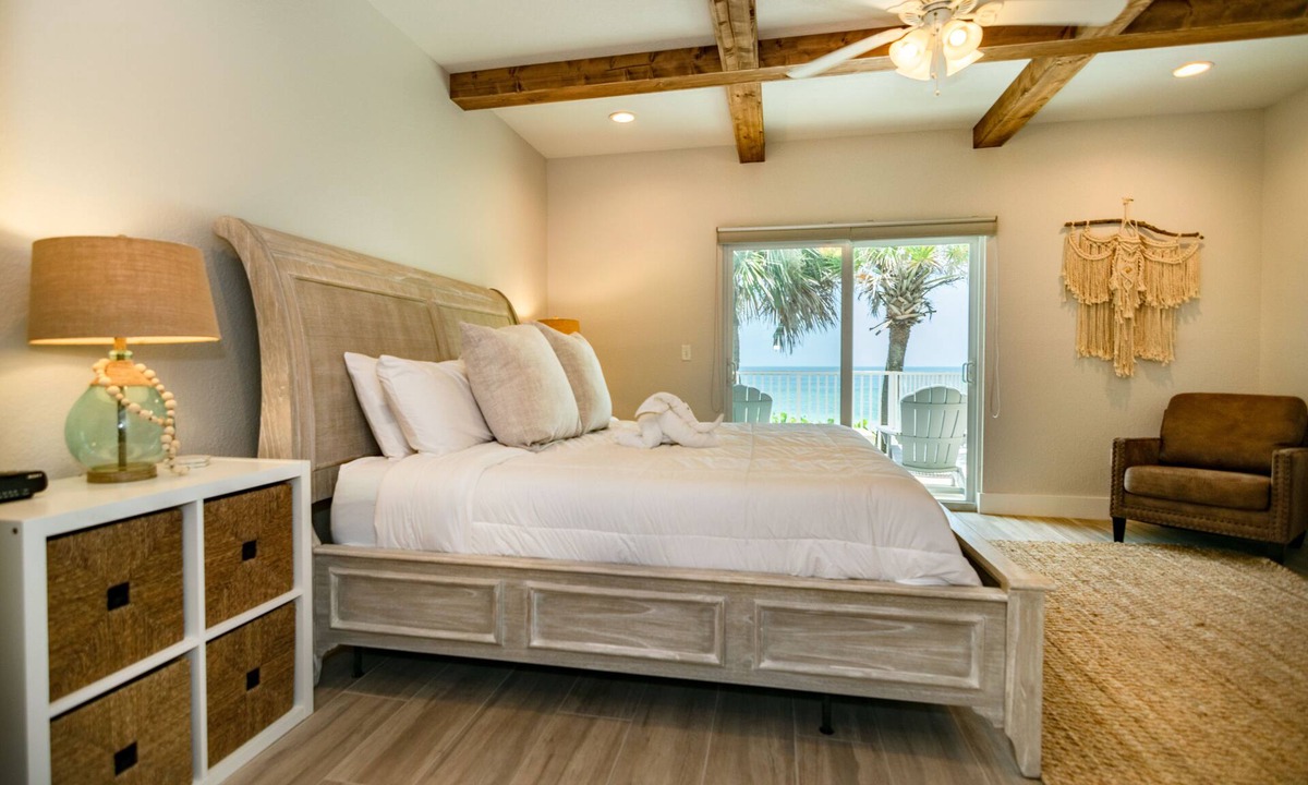 Bradenton Beach Condo | Beach House 10 Beach Front Panoramic Sunset Views.