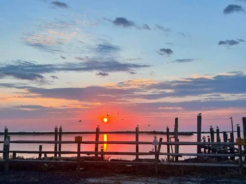 Slaughter Beach House | Beach House Close to DE Turf