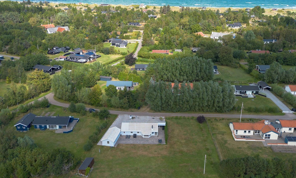 Strandby House | Beach house for 9 guests 400 m to the sea