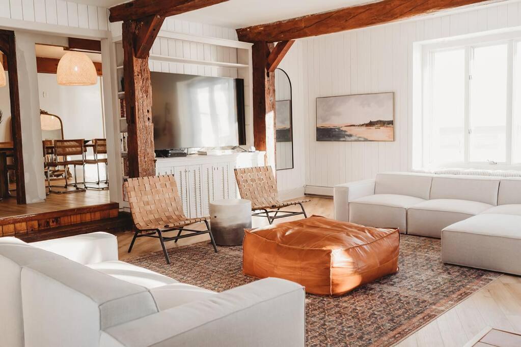Wainfleet Villa | Beach House in Niagara