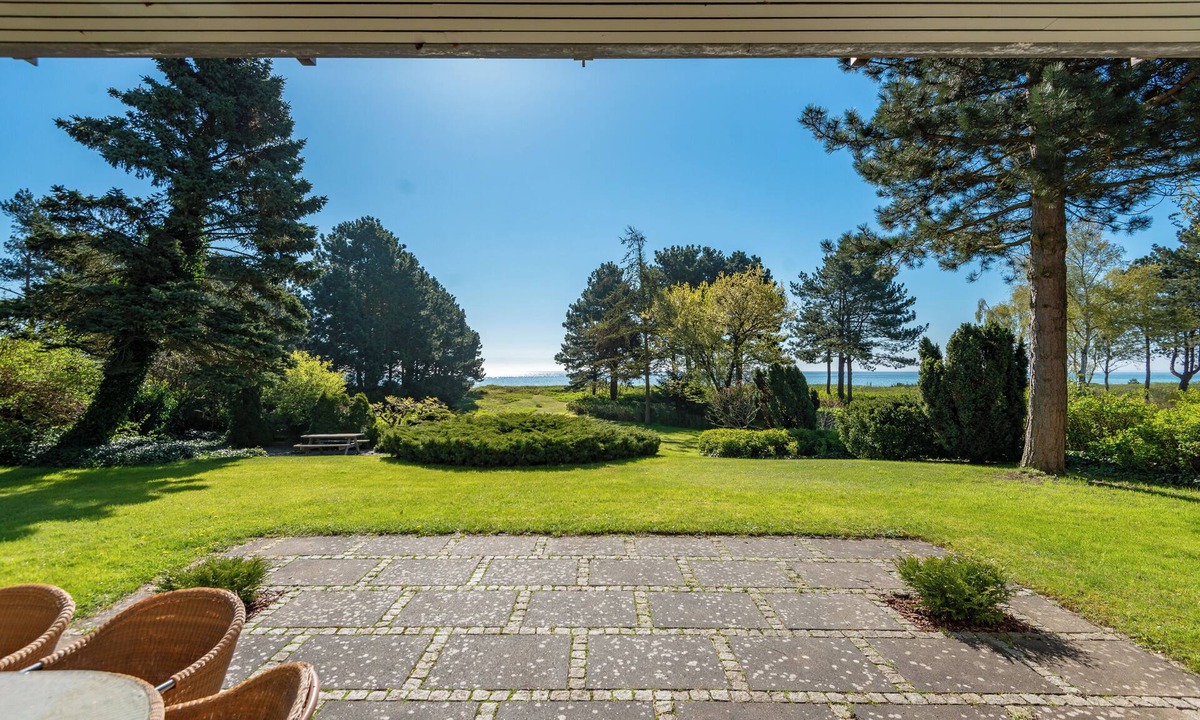 Solrod Strand House | Beach House in Solrød Strand – Coastal Escape Near Copenhagen