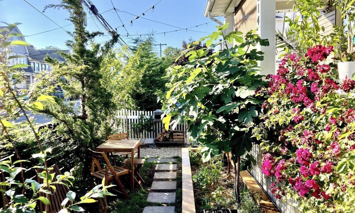 Queens House | Beach House Retreat