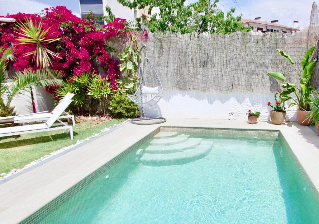 Comarruga House | Beach house with private swimming pool * 5 min walk to the beach