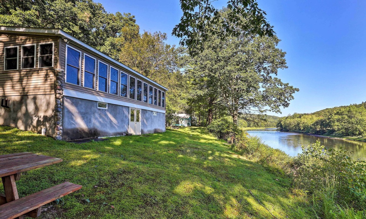 Beach Lake Cabin | Beach Lake Cabin on Delaware River w/Sunroom!