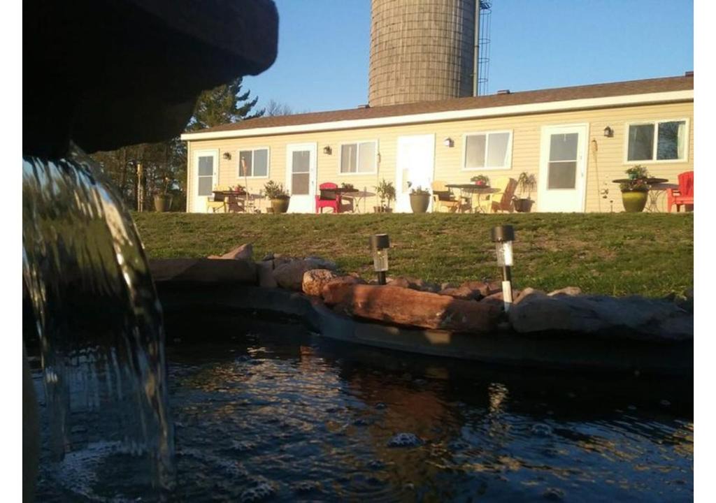 Brook Park Bed & Breakfast | Beach Mirage Suites