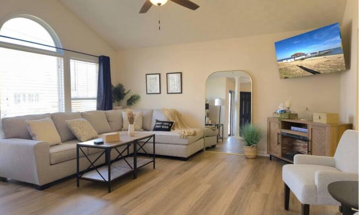 Issue House | Beach Please - Home away from home