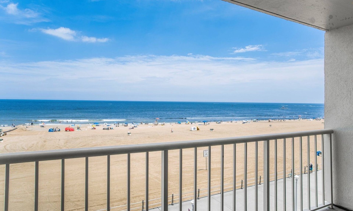 Northeast Virginia Beach Resort | Beach Quarters Resort Oceanfront condo with Oceanfront balcony!