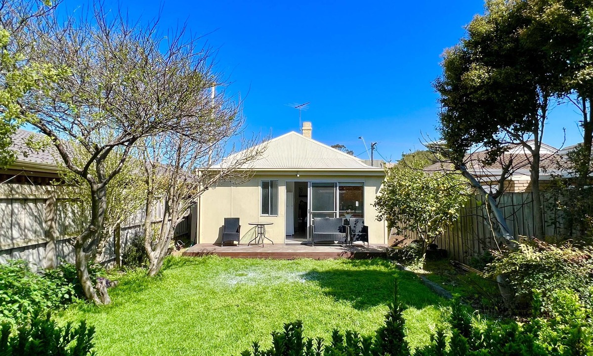 Mordialloc House | Beach Rd | Kids & Pet Friendly | Free Parking