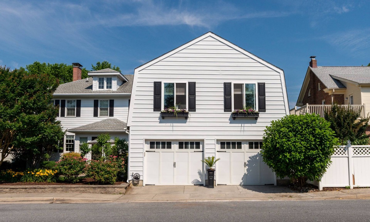 Lewes Apartment | Beach Retreat in Historic Lewes - 829 Savannah Garage Apt
