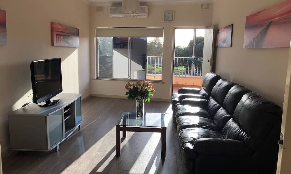 Semaphore Park Apartment | Beach side holiday unit