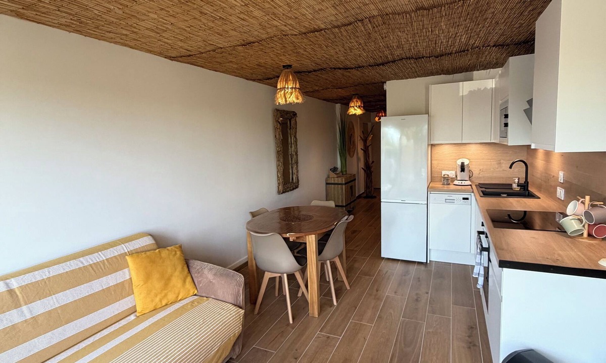Le Grau-Du-Roi Apartment | Beach spirit-Waterfront-Terrace-Air conditioning-Parking
