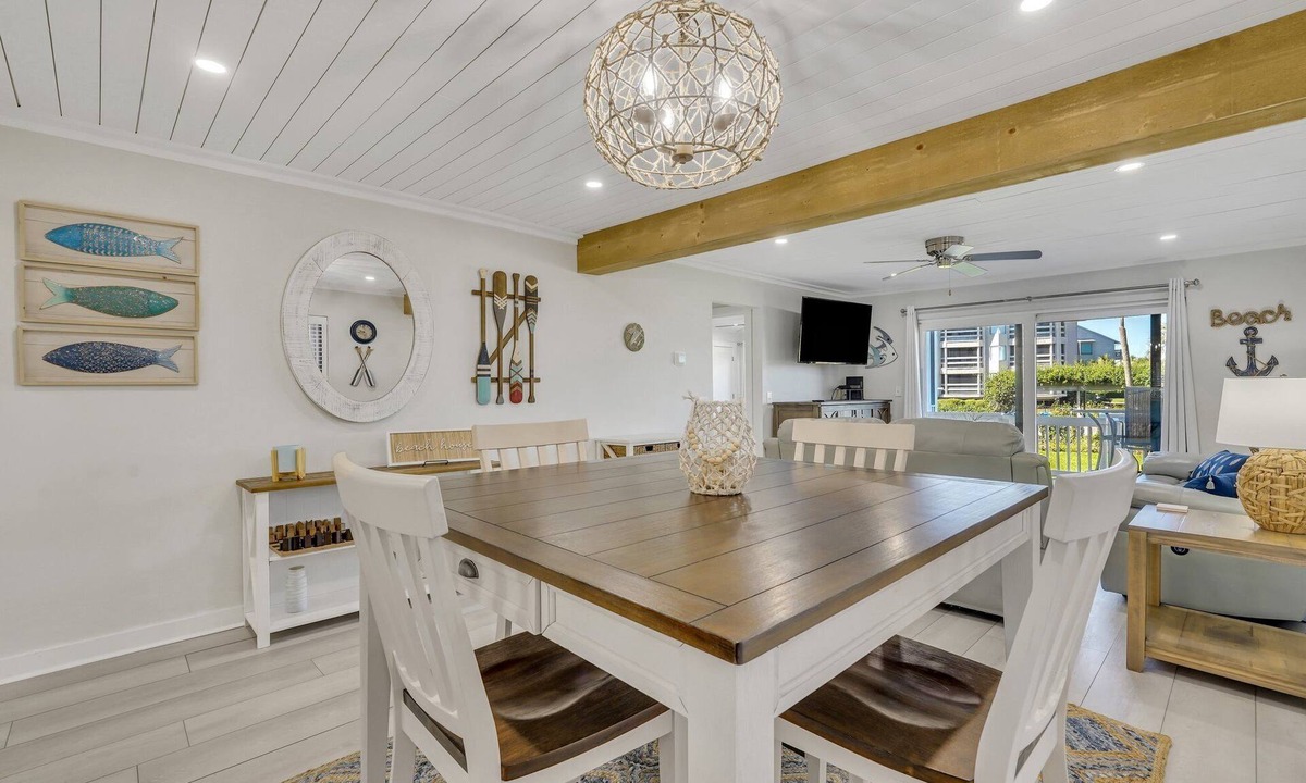 Oceanmarsh Subdivision Condo | Beach Therapy! - Condo on Harbor Island, E Building