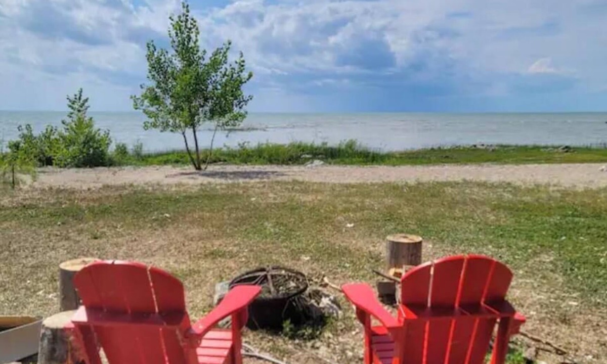 Saint Laurent Cottage | Beach View Coastal Theme Cottage