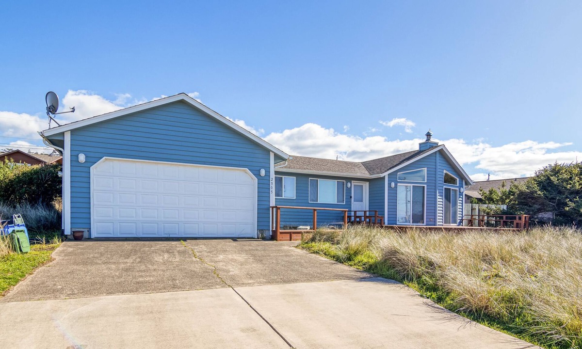 Bayshore House | Beach View Oasis - Instant Relaxation!