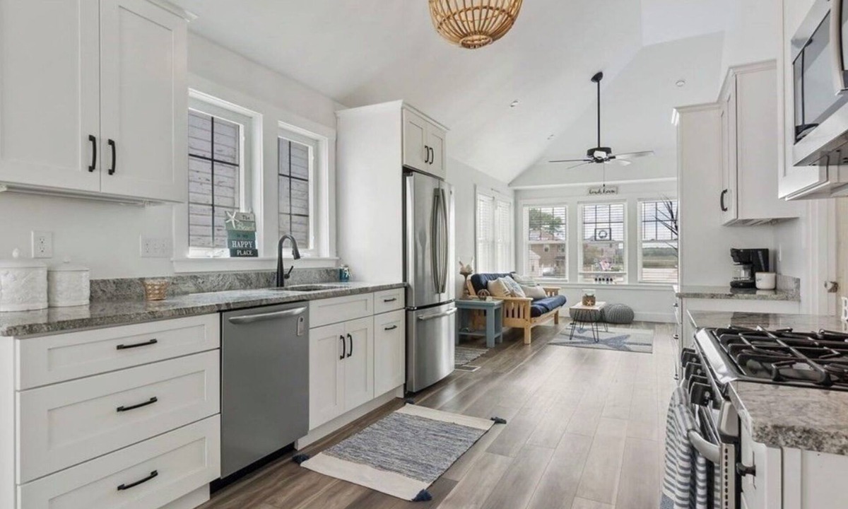 Salisbury House | Beach View property