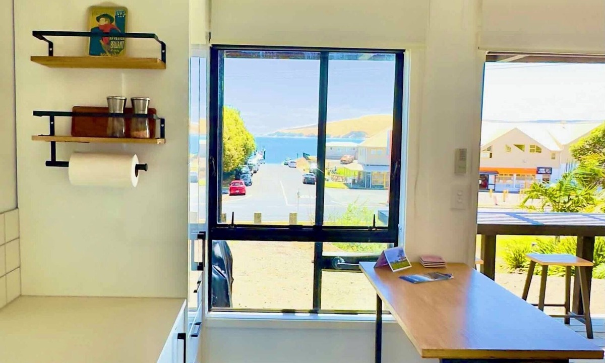 Omapere Apartment | Beach view studio 337